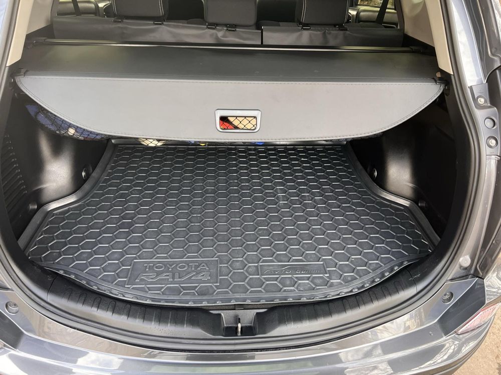 Продам Toyota Rav4 2017