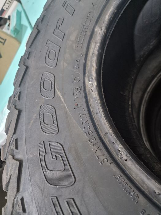 Pneus 37x12.5 r 17 cooper km3