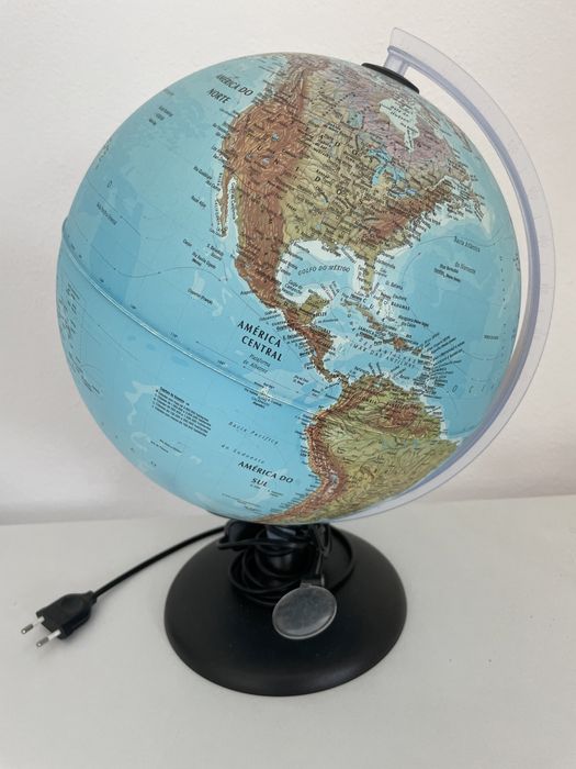 Globo de plastico com lupa