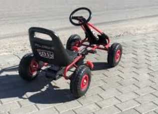 Дитячий педальний велокарт на надувних колесах