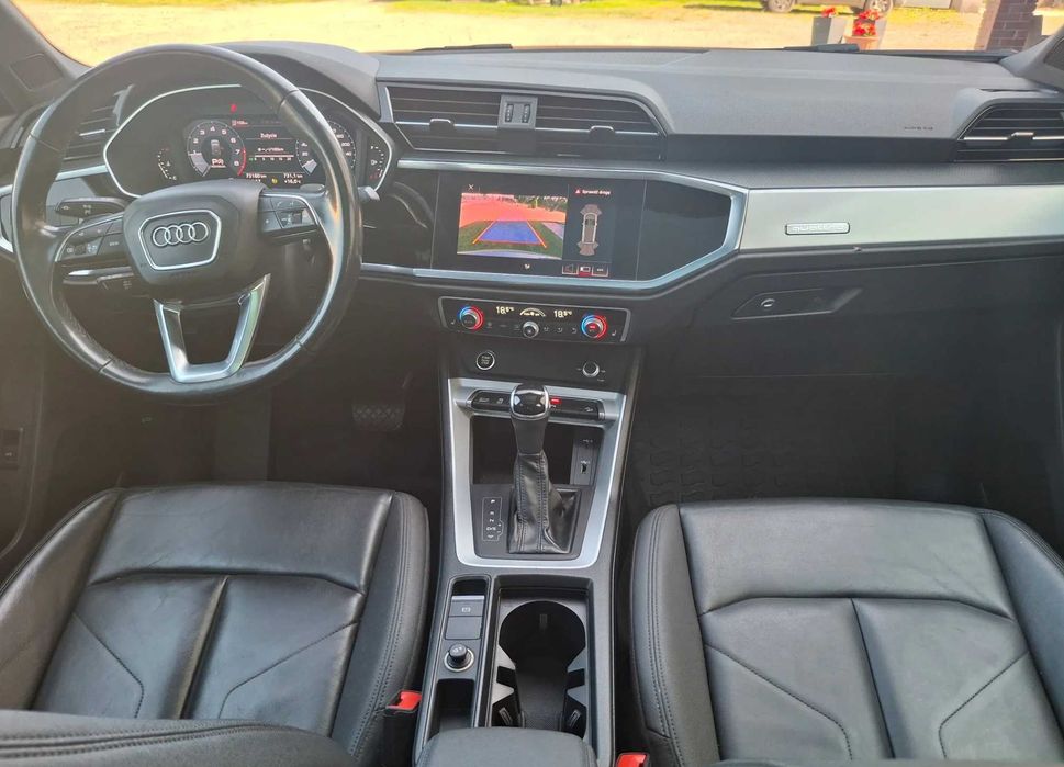 Audi Q3 Premium Plus 2021 року