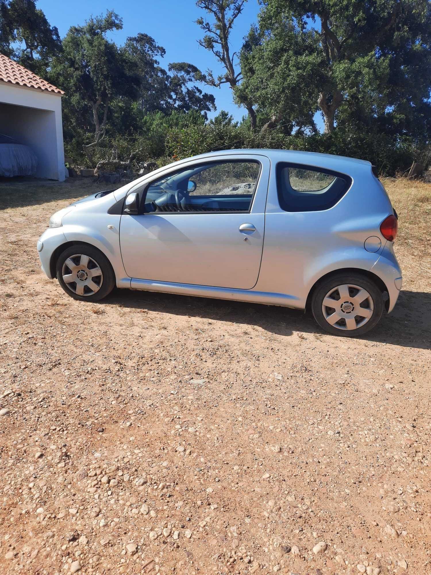 Toyota aygo em excelente estado
