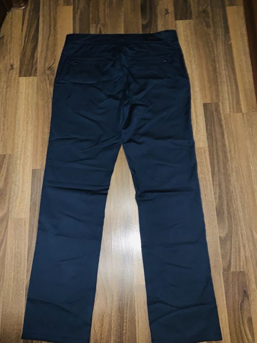 Мужские брюки в идеальном состоянии.