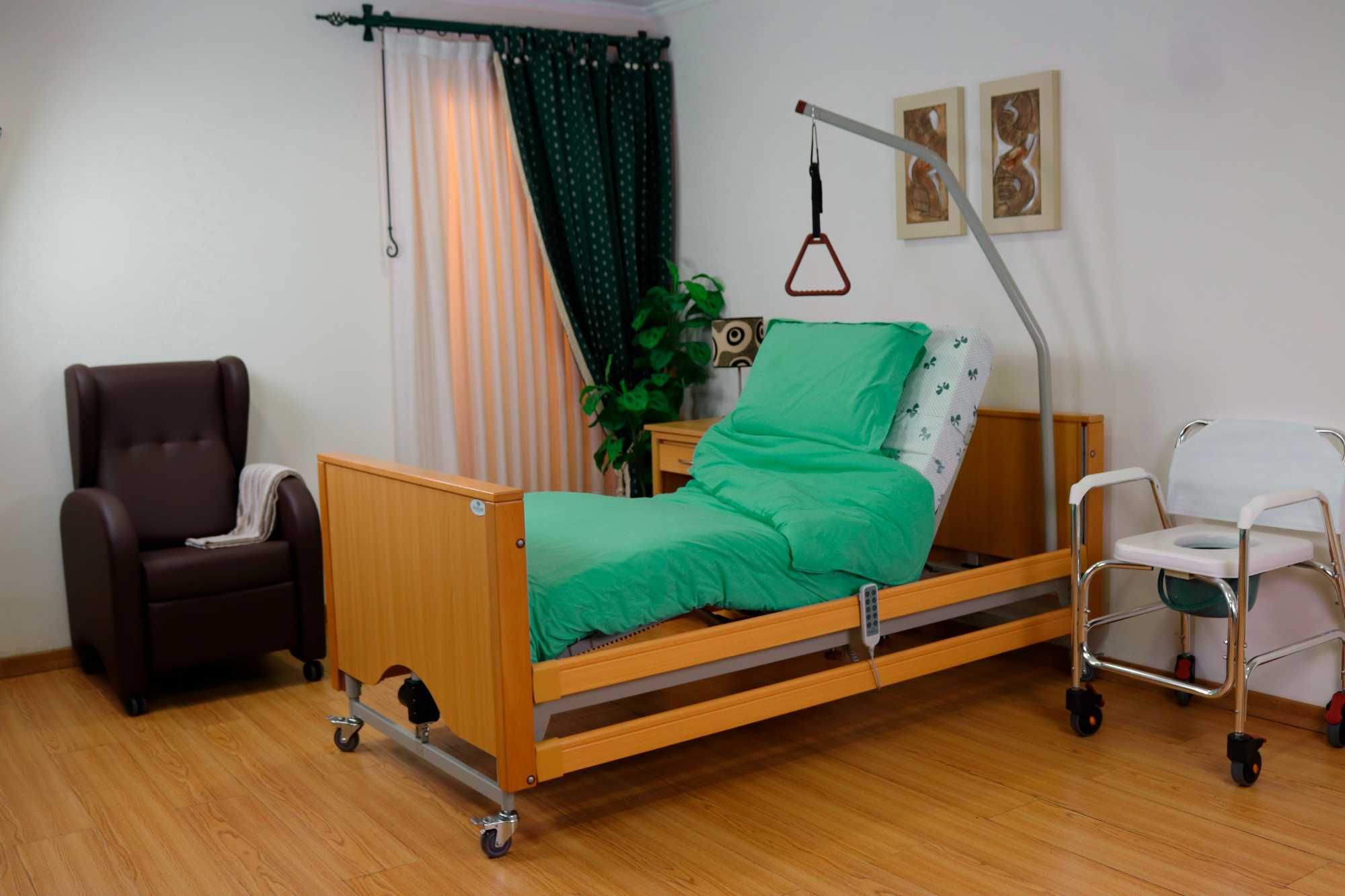 Cama Articulada Elétrica de Decúbito Hospitalar DELTA-5F-R