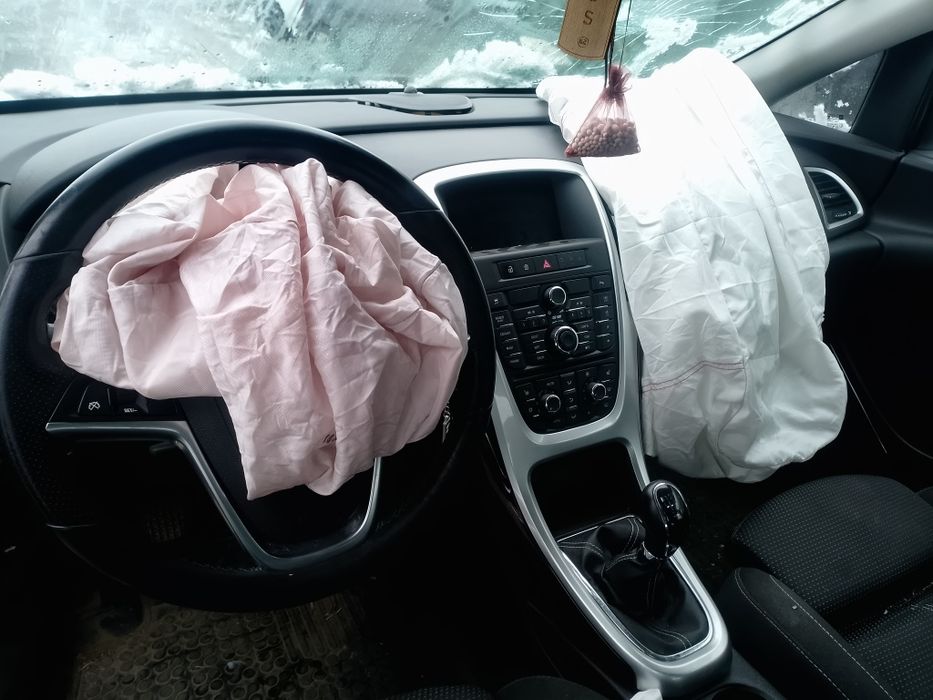 Opel astra 1.6b Turbo zarejestrowany oplacony