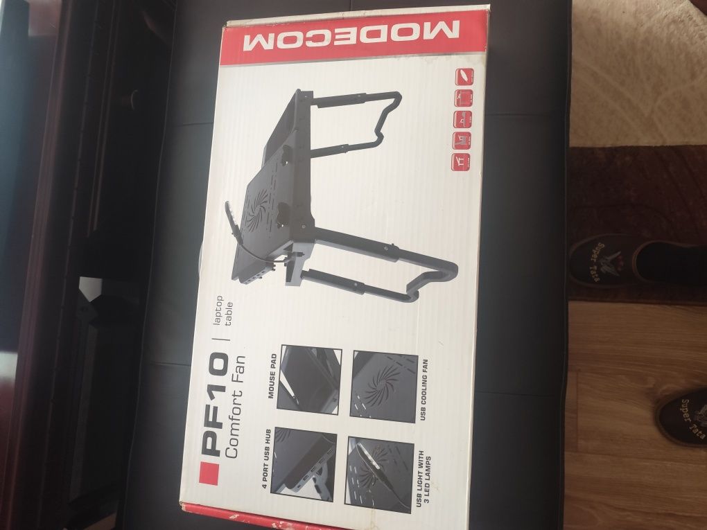 Stolik pod laptopa