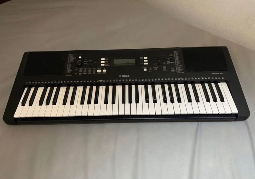 Teclado Yamaha PSR-E373