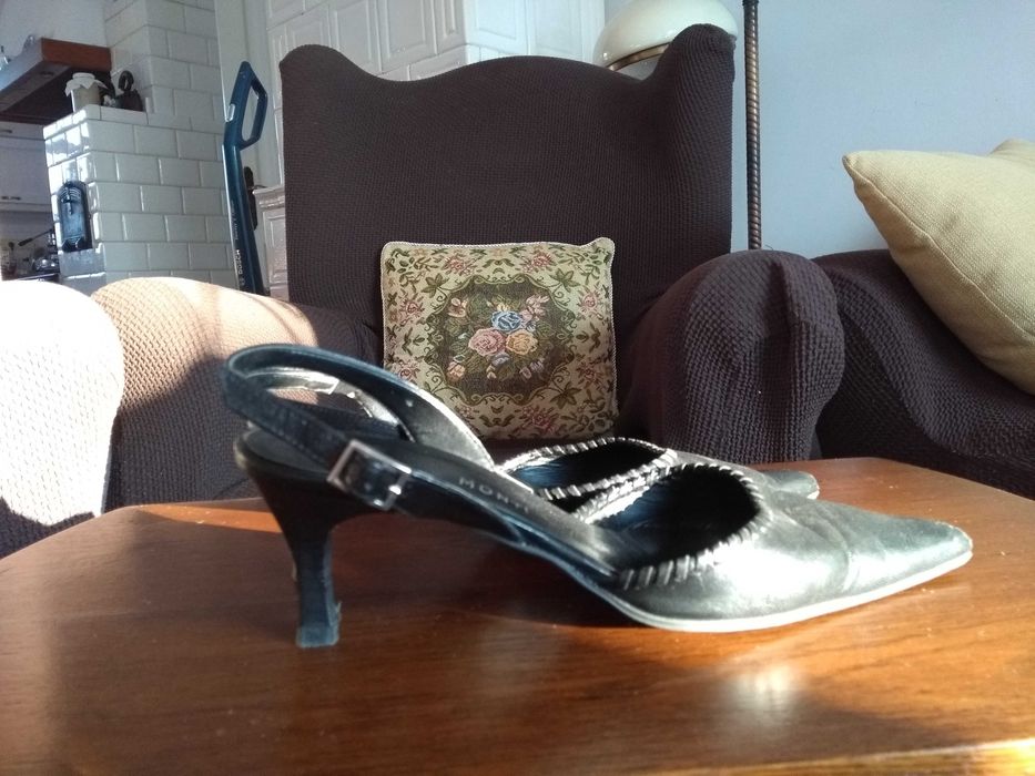 Czarne włoskie szpilki firmy Monti, rozm.38