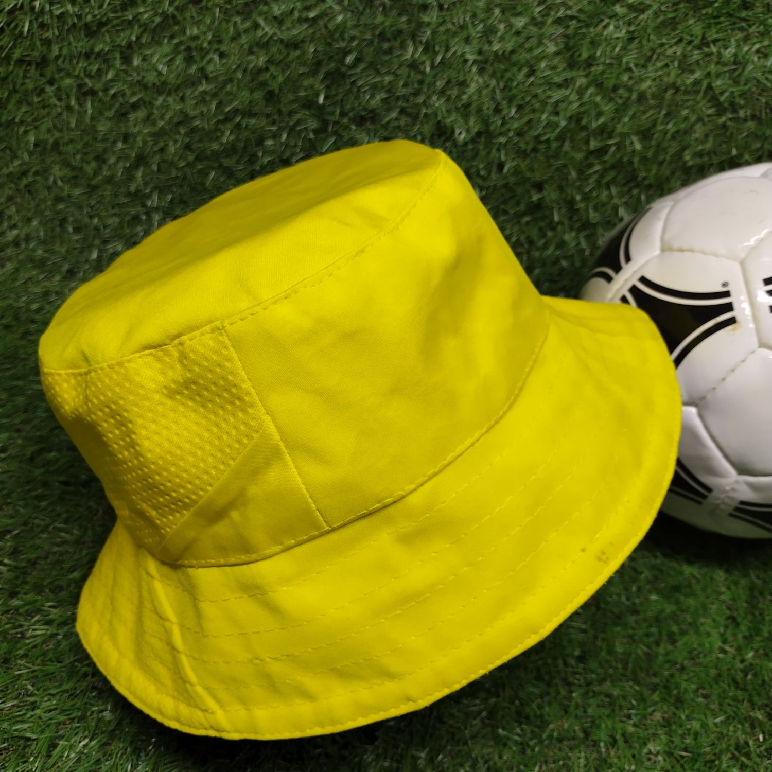 Czapka buckethats Borussia Dortmund