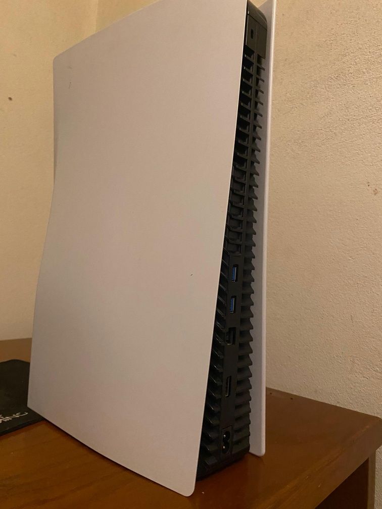 PlayStation 5 c/ leitor cd