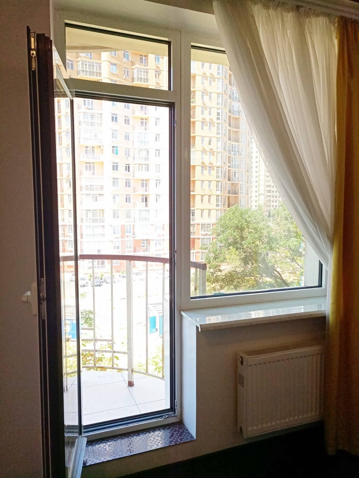 Аренда Аркадия посуточно спальня кровать 2диван 2+2+2 балкон море 500м