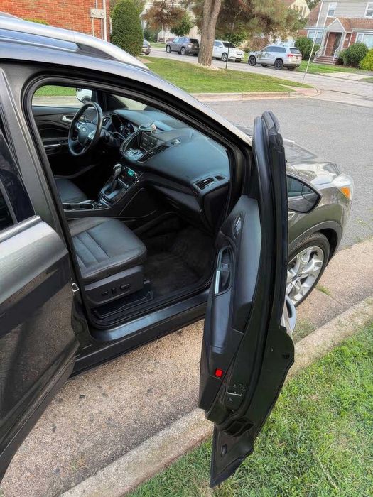 Ford Escape Titanium      2015