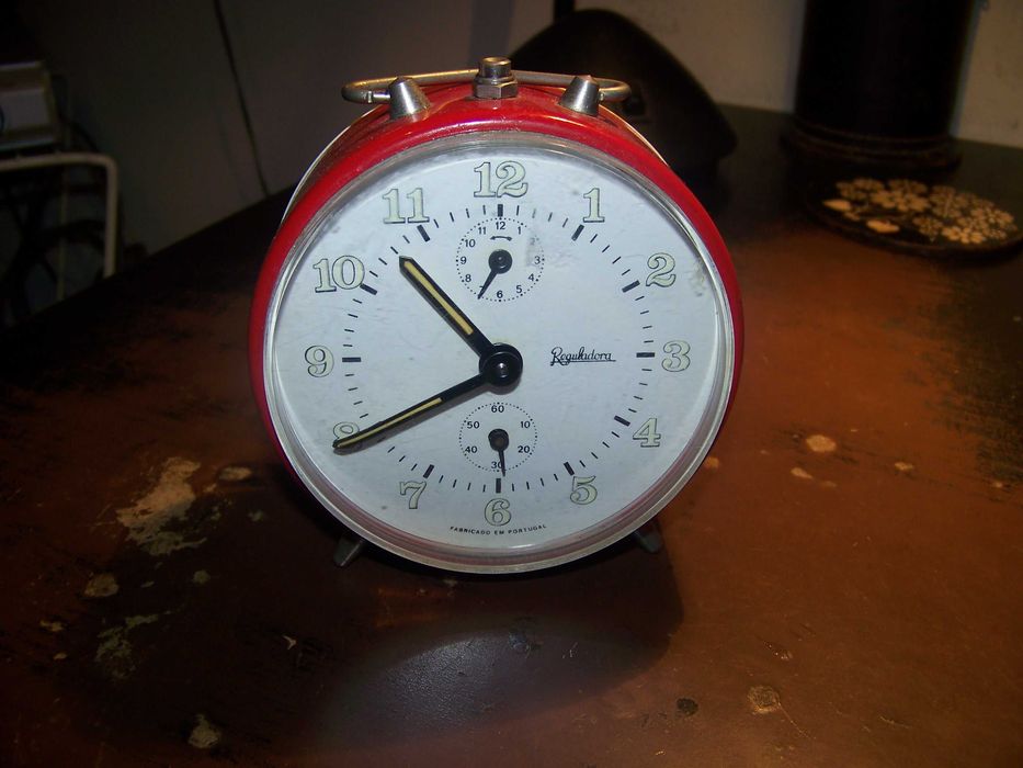 relógio despertador da Reguladora
