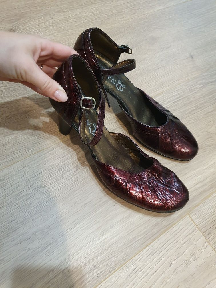 Nowe buty czółenka