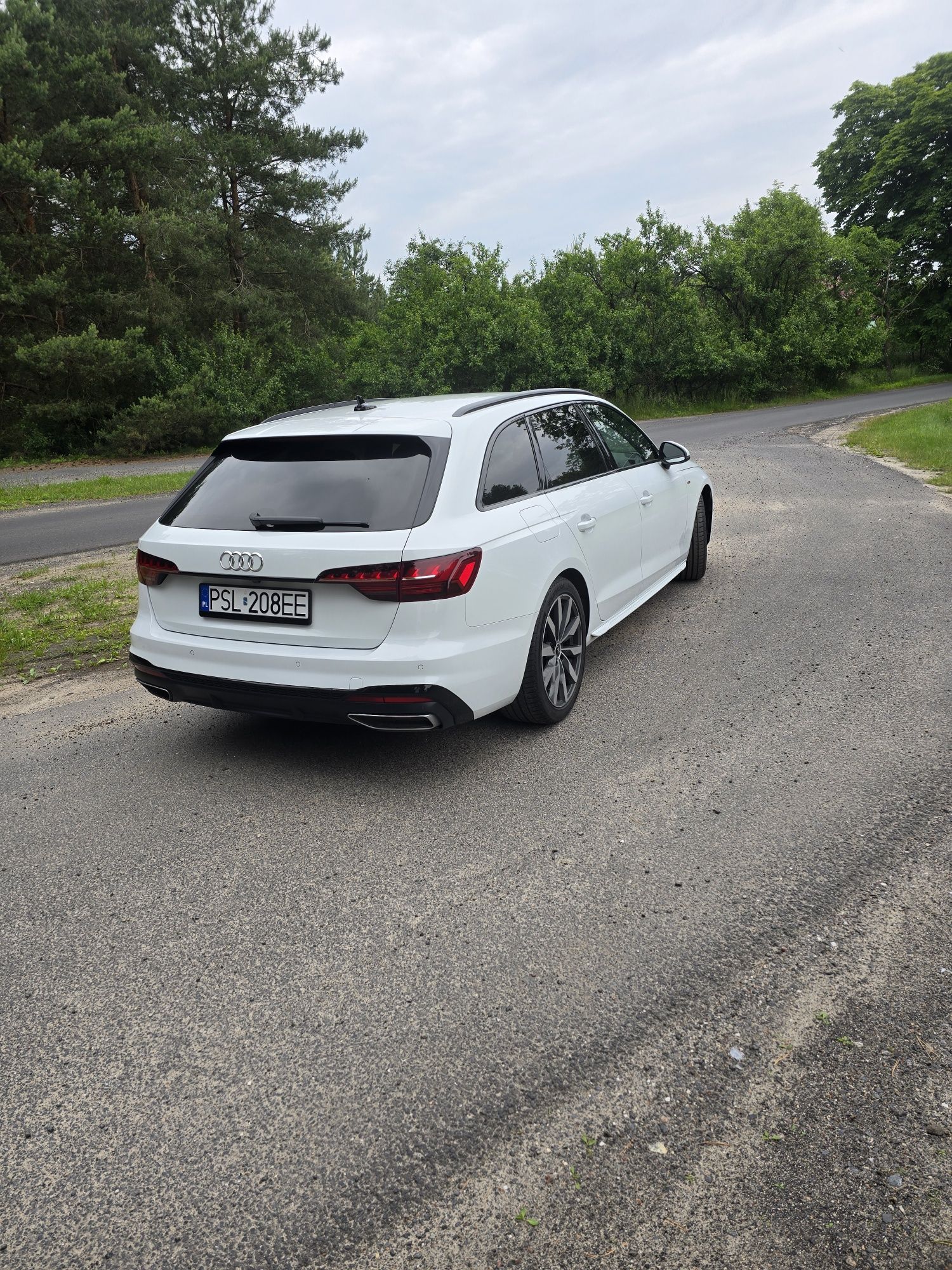 Audi A4 B9 2.0 204km S-line