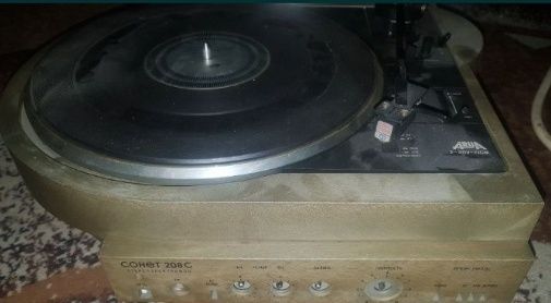 По запчастям или вцелом Проигрыватель Сонет 208С