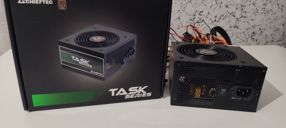 Chieftec TASK Series 700W (TPS-700S) – блок живлення