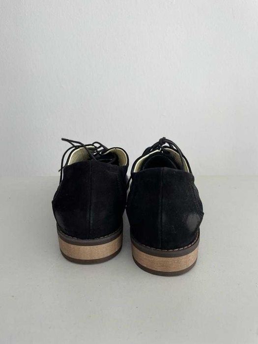 Pół buty sznurowane damskie.