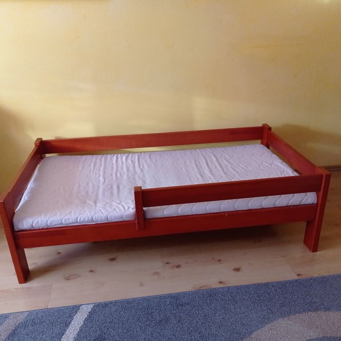 Łóżko dziecięce drewniane z materacem piankowym 160x80