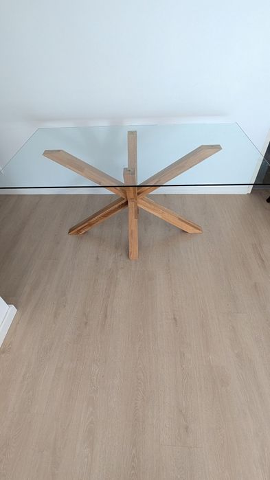 Mesa de jantar de vidro