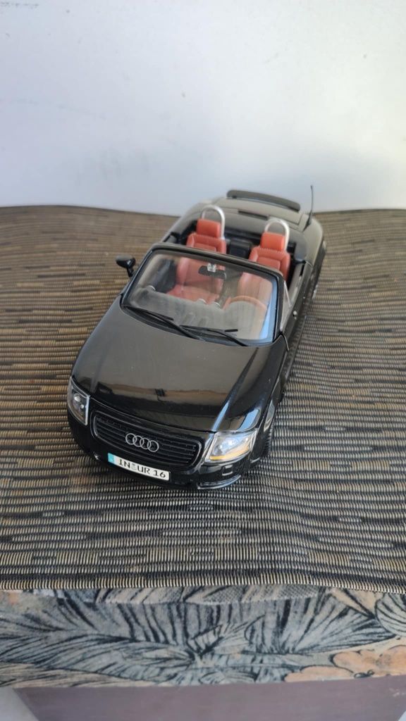 1:18 Audi TT Roadster ,,Maisto"