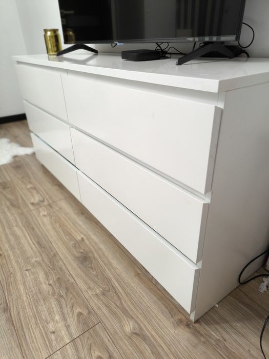 Zestaw mebli Sypialnia łòzko komoda szafki nocne