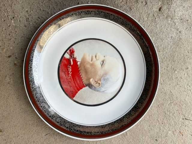 Patera porcelanowa z motywem Jana Pawła II. ZPS Karolina.