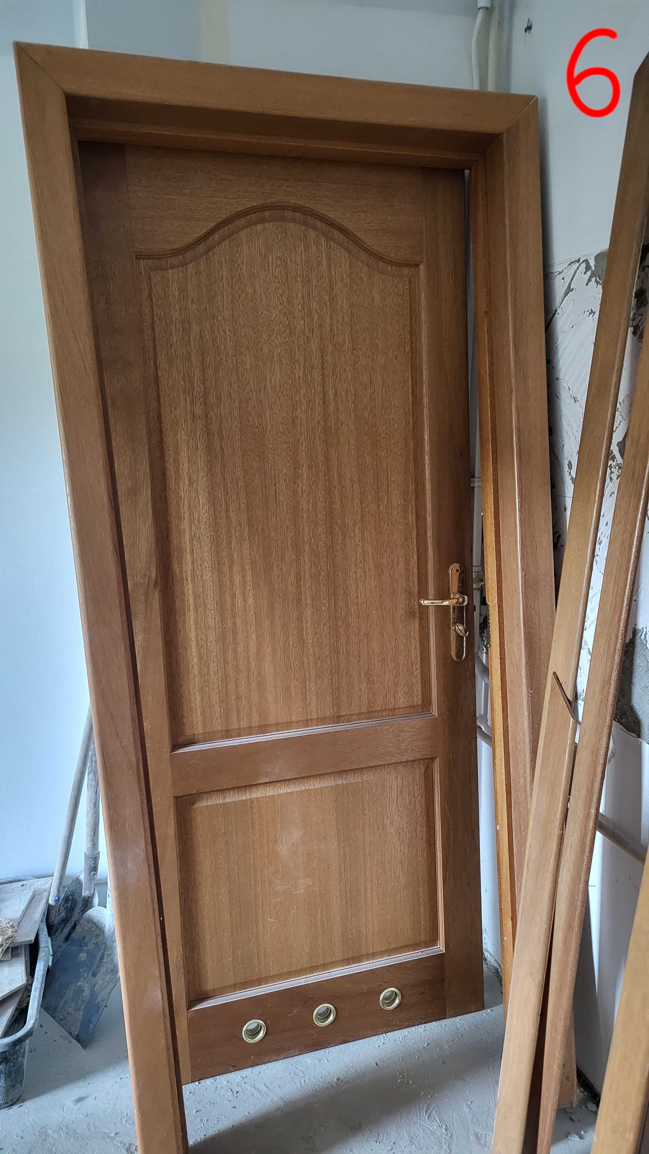 5 SZT. Drzwi z litego drewna mahoniowego + 7 Framug GRATIS