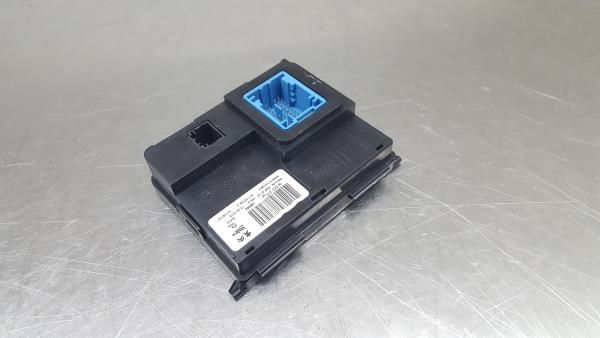 Módulo confort PEUGEOT 3008 II (M_)