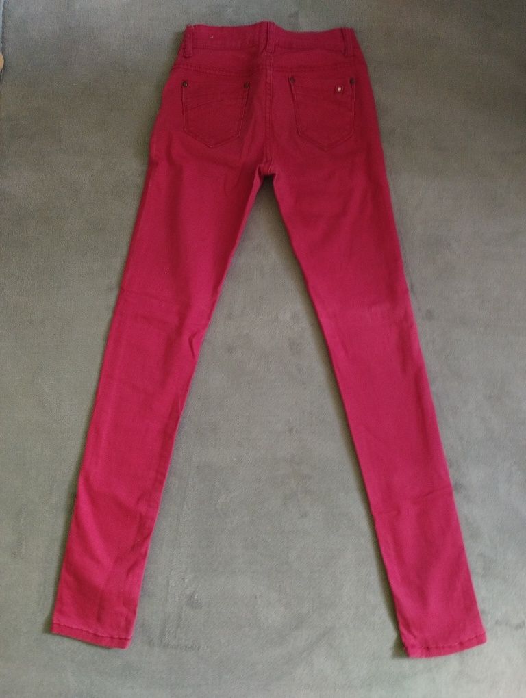 бордові джинси з ручною вишивкою