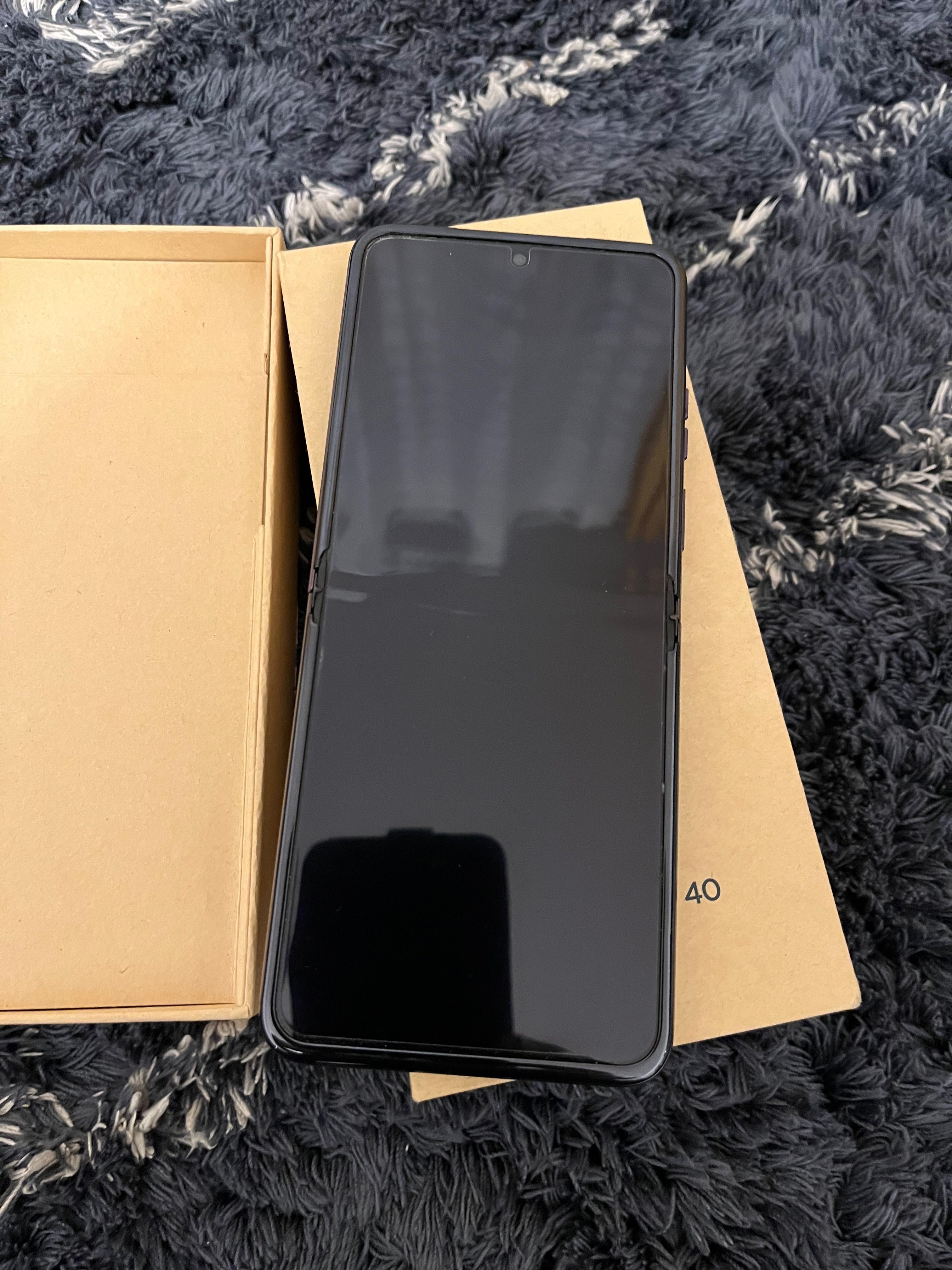 Motorola Razr 40 256GB fioletowy składany