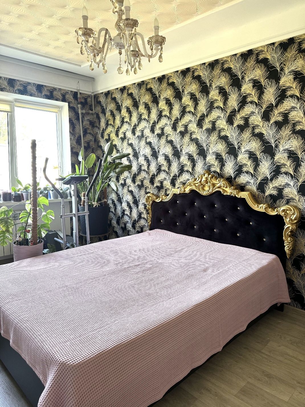 Продам уютный 2 комнатную квартиру в Центре. 8-го Марта.