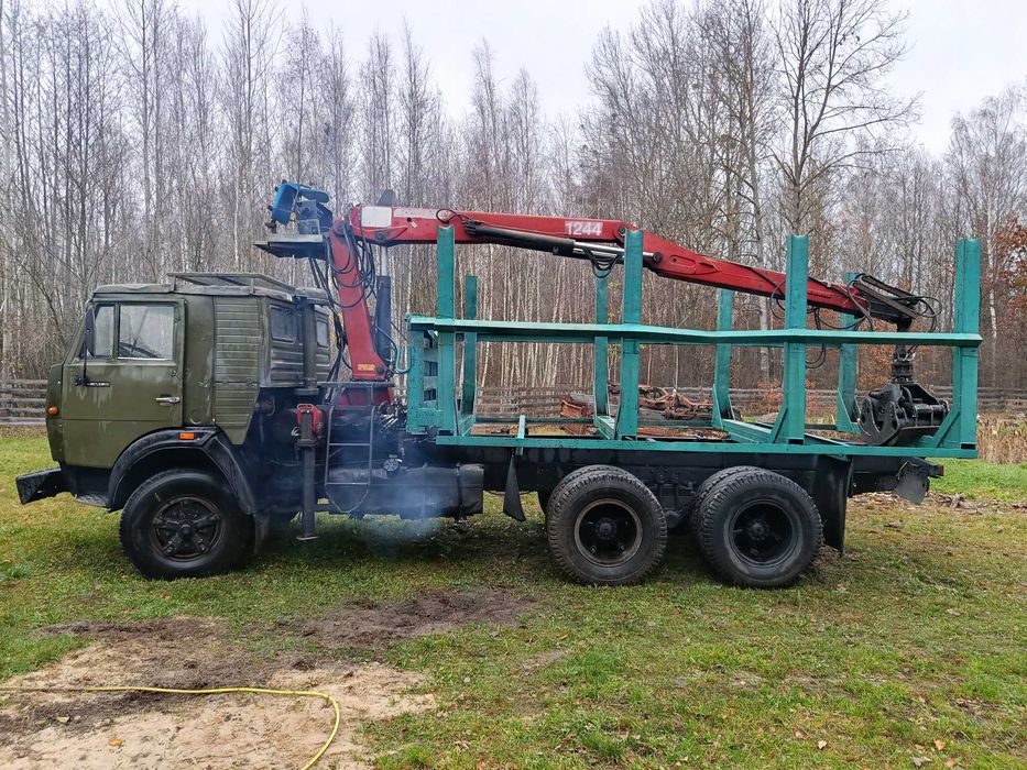 Продам камаз лісовоз