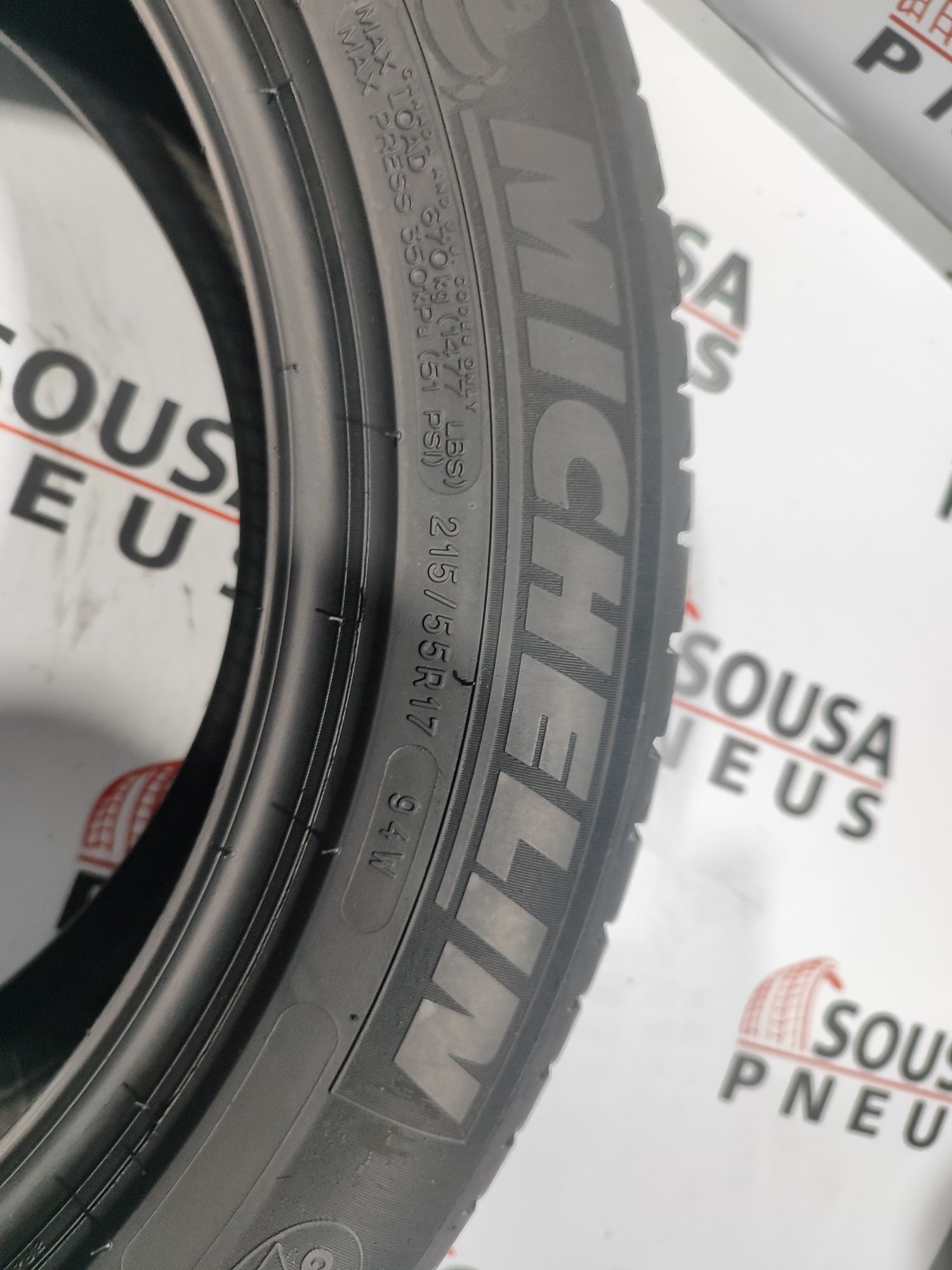110 Euros 2 pneus semi novos 215-55R17 Michelin - Oferta dos Portes