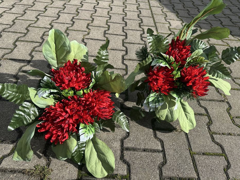 Kompozycja nagrobna obciążona z chryzantema stroik+flakon