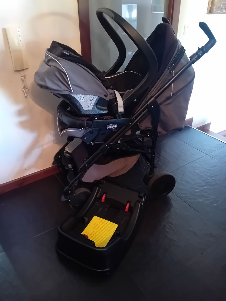 Duo Ovo/Carrinho de bebé Chicco