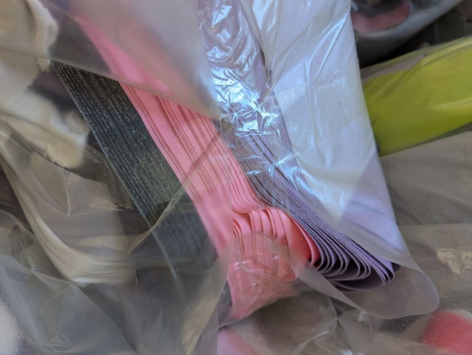 Ścinki skaju różnej wielkości