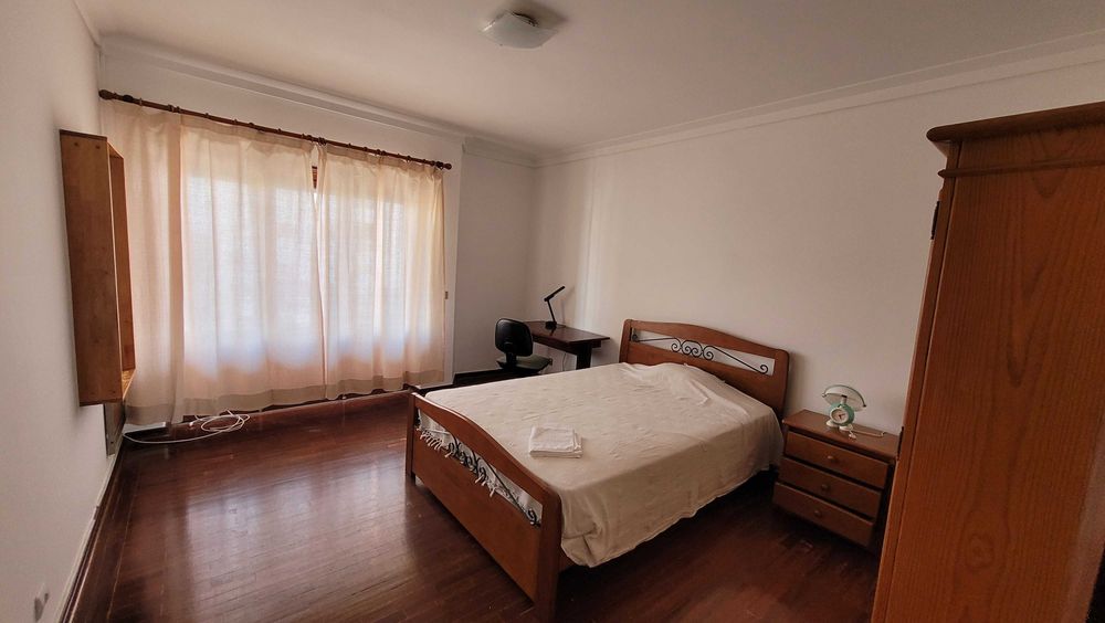 Aluguer de quartos – junto à Escola Sec. Fernando Lopes Graça