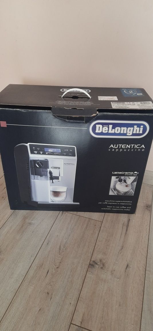 Кофемашина DeLonghi autentica