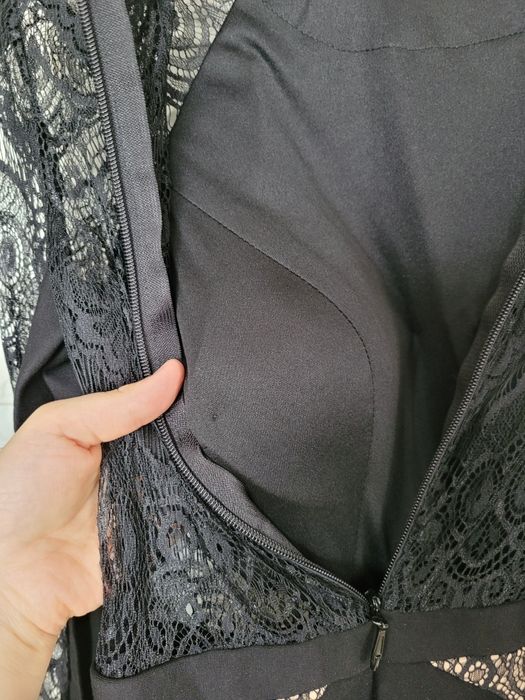Nowa elegancka czarno beżowa sukienka dopasowana w koronke Butik S