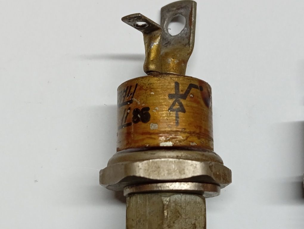 Тиристор ТЧ40   Т142
