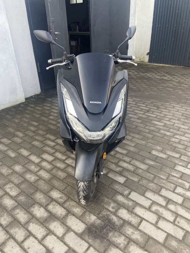 Skuter Honda PCX 125 cc