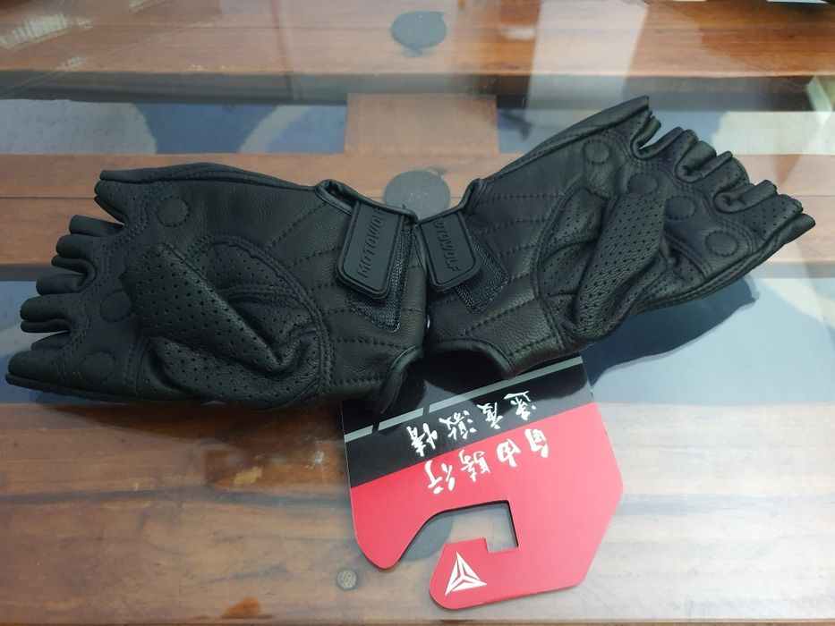 Luvas em pele para mota