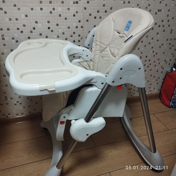 Дитячий стілець для годування від0-4 рок