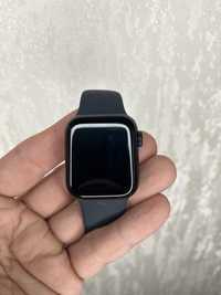 Apple Watch SE (2nd) 40mm Midnight Aluminum Case with Midnight Band