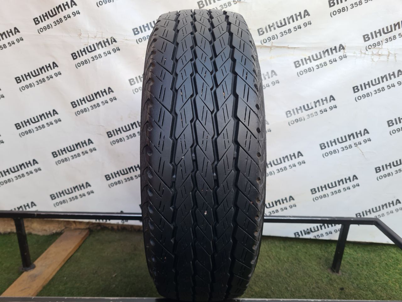 Шина 195/70 R 15C Semperit Trans-Speed 2. Одне колесо. Розпаровка.