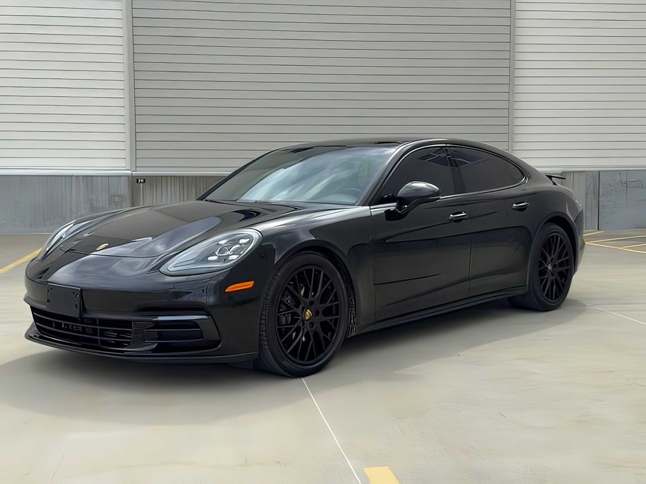 Porsche Panamera      2020