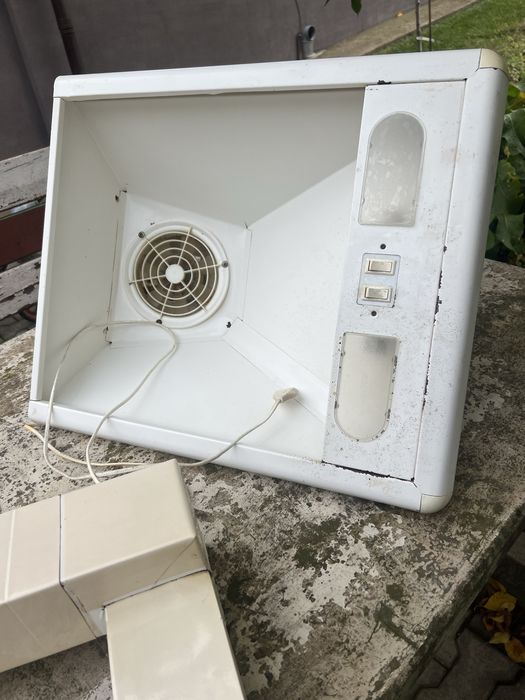 Витяжна система з каналом