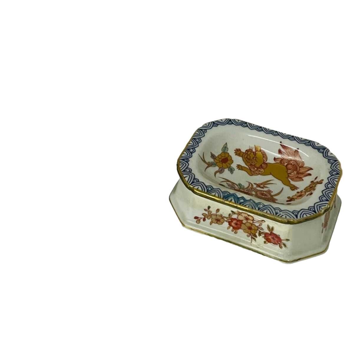 Saleiro em porcelana  da Vista alegre, dragão, flores e dourados
