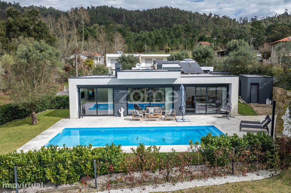 Moradia T3 Individual Nova com piscina - Celorico de Basto